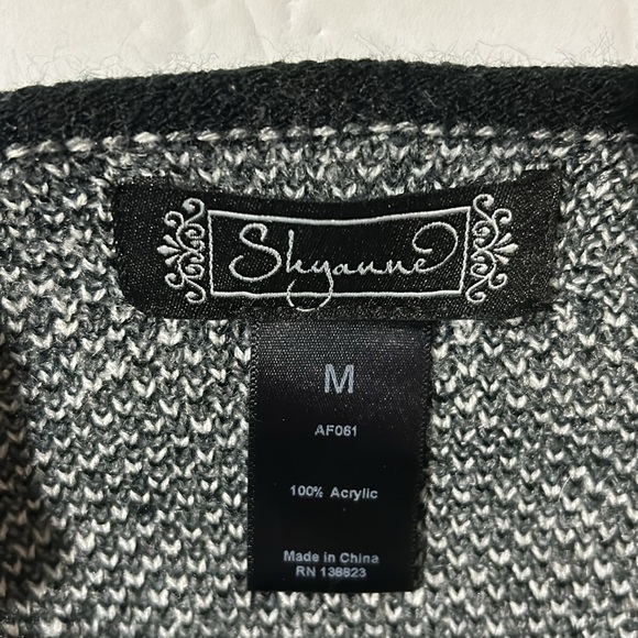 SHYANNE Women’s Sweater Wrap Country Southwestern Long Sleeve Fringed Hem Medium - Picture 6 of 7